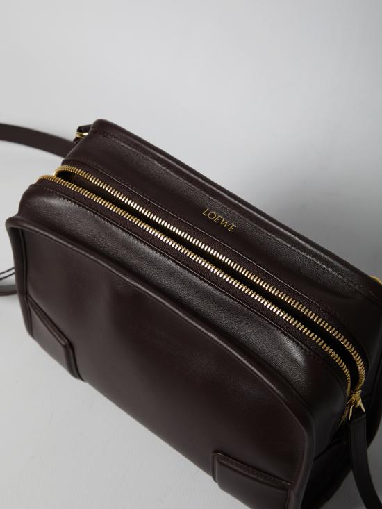 26SS 로에베 소프트 카프스킨 스몰 아마조나 180 백 A039AS0X01 0018 BLACK - LOEWE