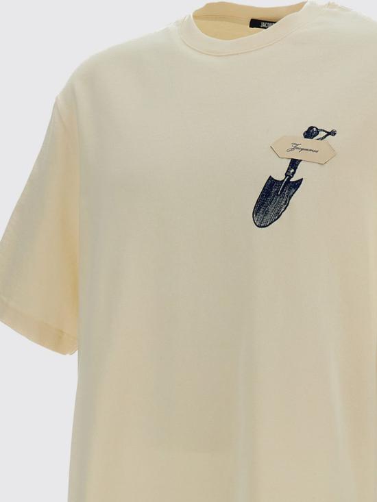 26SS 자크뮈스 반팔 티셔츠 TSM00623AJ00226 1NZ White - JACQUEMUS