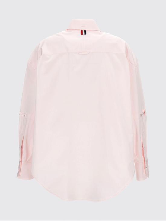 26SS 톰브라운 솔리드 포플린 크레스트 엠브로이더리 암밴드 슈퍼사이즈 셔츠 FLL079EF1004 680 Pink - THOM BROWNE