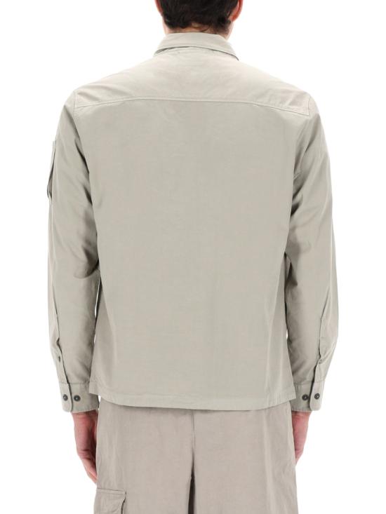 26SS 씨피 컴퍼니 오가닉 개버딘 지퍼 렌즈 오버셔츠 20CMOS705A 110143G904 GREY - C.P. COMPANY