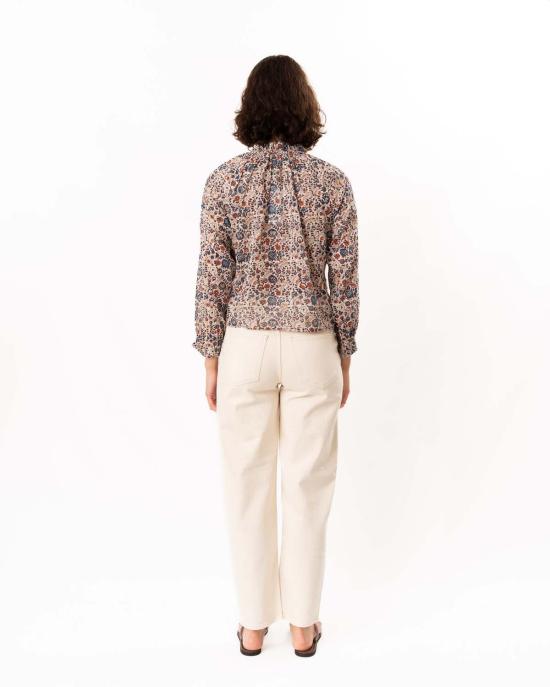  엠에이비이 긴팔 티셔츠 M.A.B.E Cass 프린트 긴팔 상의 인디고/러스트 - M.A.B.E