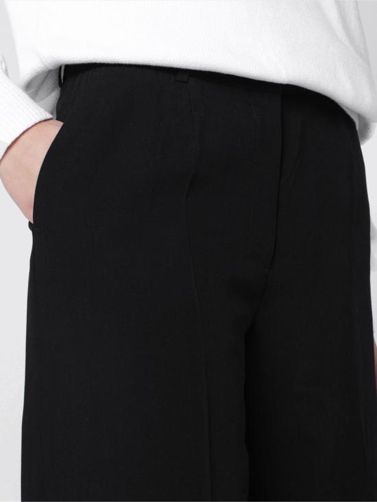 26SS 토템 숏팬츠 262WRB0455FB0475 001 Black - TOTEME