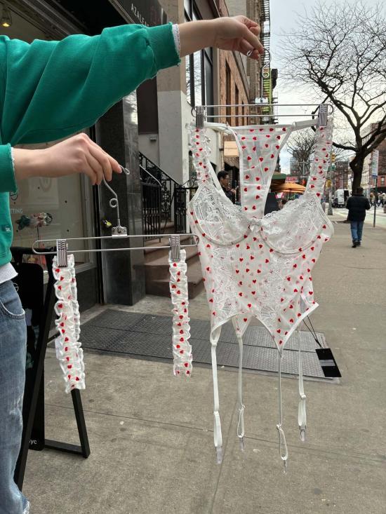  KissKill 라운지 웨어 Kiss Kill U Love Me 가터벨트가 달린 화이트 코르셋 - OTHER BRANDS