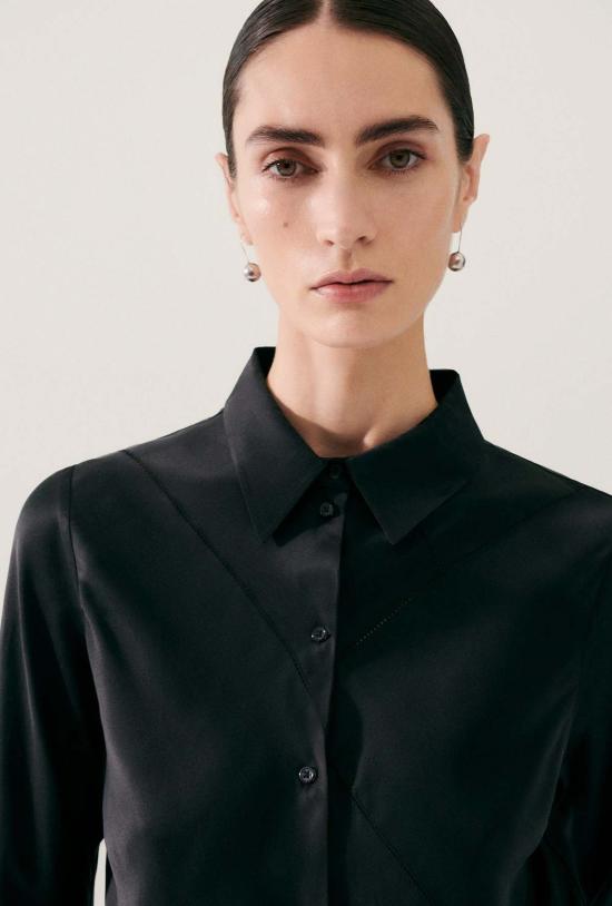  실크 런드리 탑 - SILK LAUNDRY