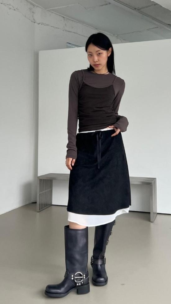  더 엔케이씨 스토어 긴팔 티셔츠 NKC 스토어 레일라 탑 브라운 - The NKC Store