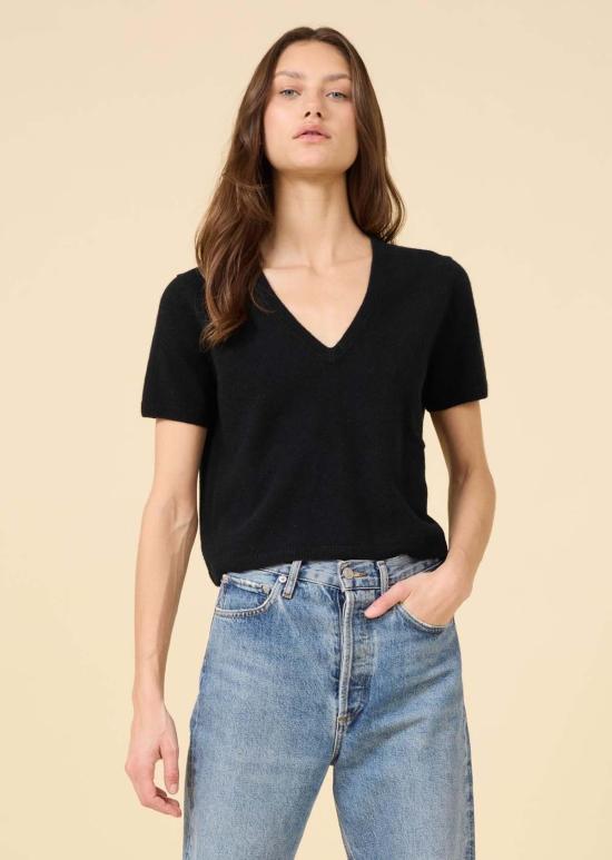  ONE GREY DAY 반팔 티셔츠 원 그레이 데이 카드리 캐시미어 브이넥 티셔츠 블랙