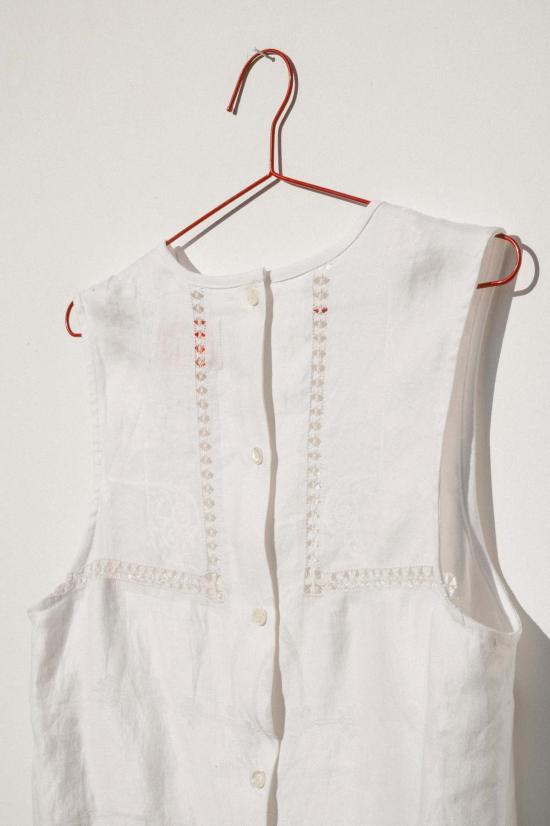  카린 민소매 티셔츠 칼린 조이 슬리브리스 쉘 탑 - CARLEEN