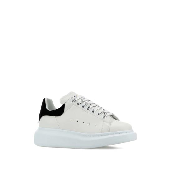 26SS 알렉산더 맥퀸 오버사이즈드 스니커즈 553770 WIAIH 9061 WHITE BLACK - ALEXANDER MCQUEEN