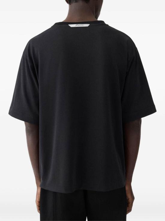 26SS 자크뮈스 반팔 티셔츠 TSM00578AJ00254990 Black - JACQUEMUS