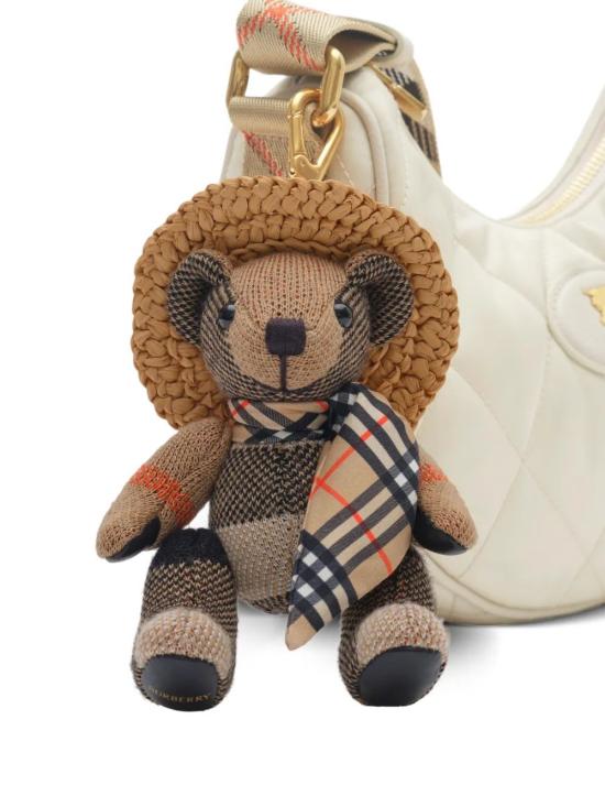 26SS 버버리 키링 8124068103900 A2021 SAND - BURBERRY