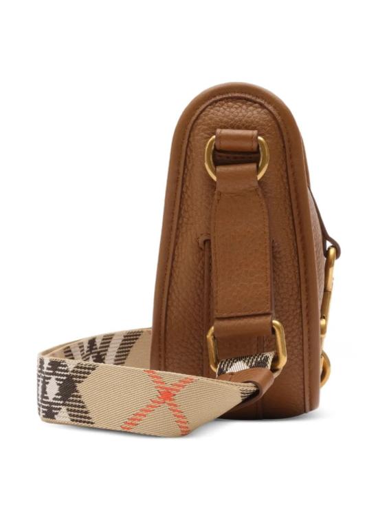 26SS 버버리 미니 B 클립 메신저 백 8123367165417 B8630 HAZEL - BURBERRY