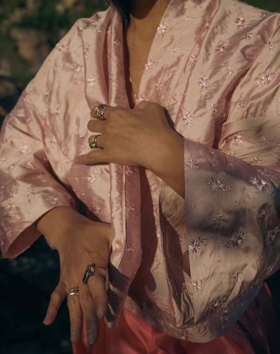  My Store 라운지 웨어 내 가게 로즈 쿼츠 사원의 시종 기모노 - SONG OF THE SERPENTS