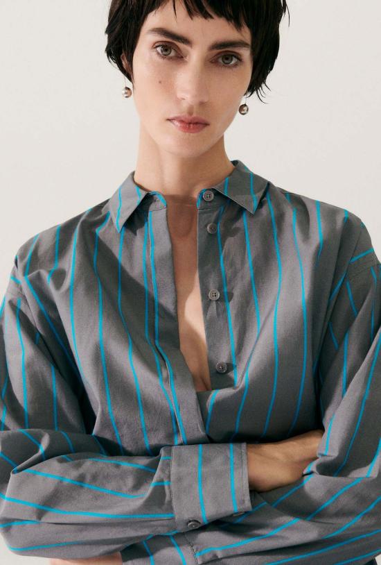  실크 런드리 탑 - SILK LAUNDRY