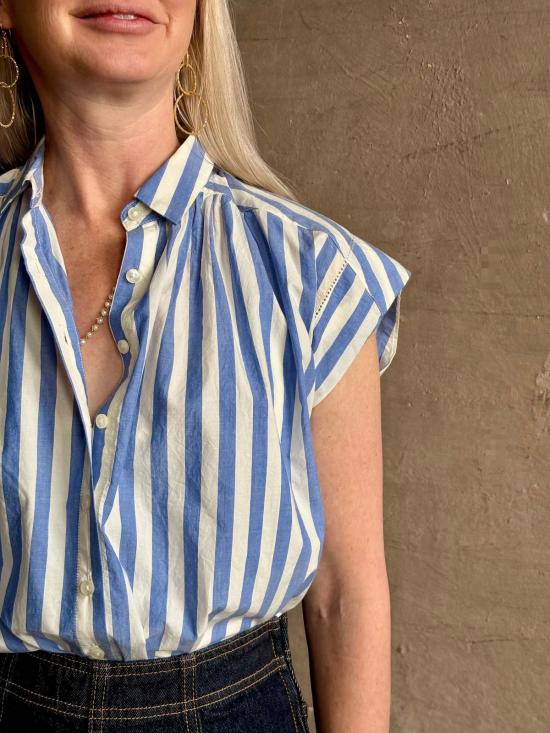  트로바타 탑 - TROVATA