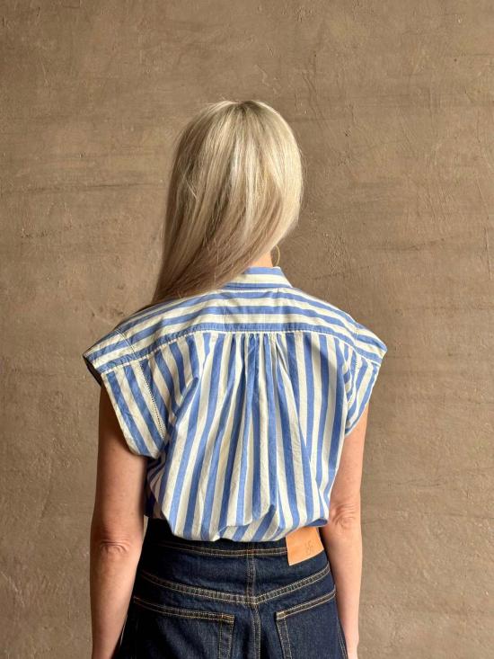  트로바타 탑 - TROVATA