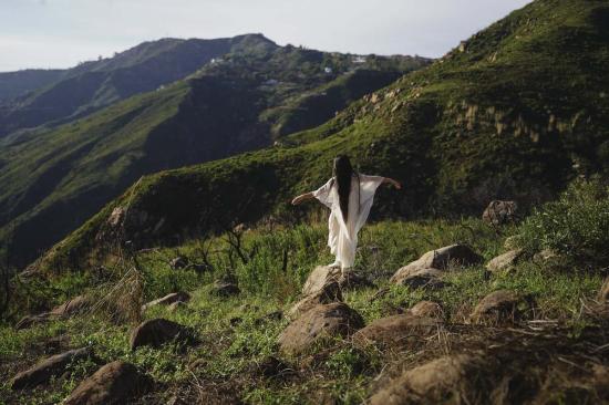  Song of the Serpents 롱 원피스 내 스토어 댄스 오브 데스티니 라이징 케이프릿 화이트 - OTHER BRANDS