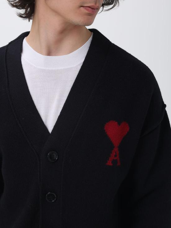 26SS 아미 하트 로고 인타르시아 V넥 가디건 UKC367018 009 Black - AMI