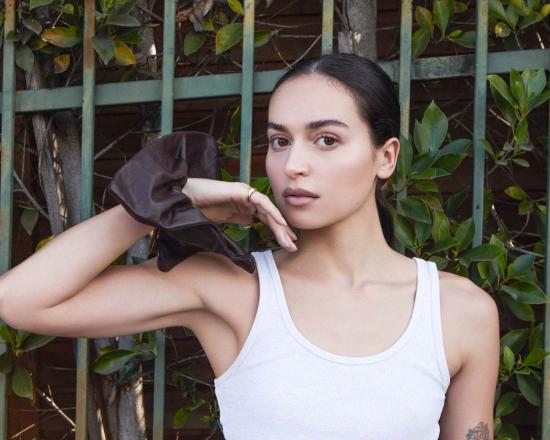  Athena Newton 헤어 액세서리 아테나 뉴턴 가죽 스퀘어 스크런치