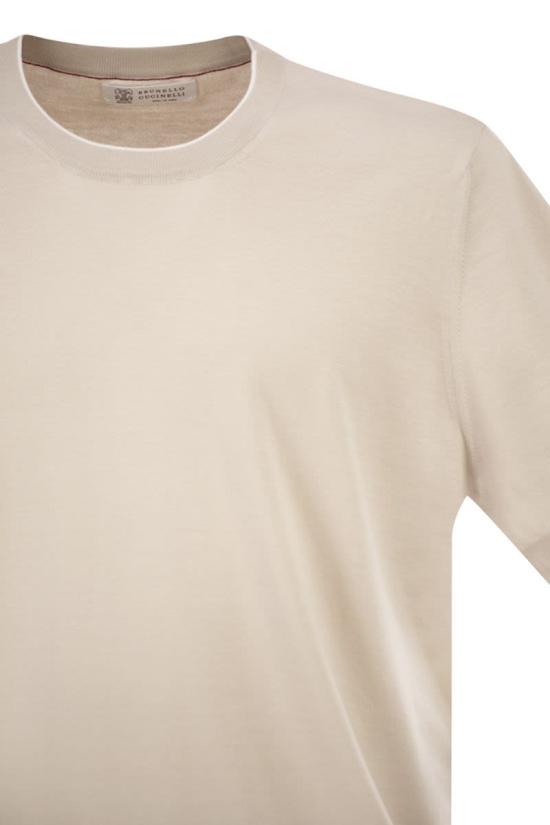 26SS 브루넬로 쿠치넬리 콘트라스트 디테일 코튼 니트 티셔츠 M29805200 CBD04 LIGHT BEIGE - BRUNELLO CUCINELLI