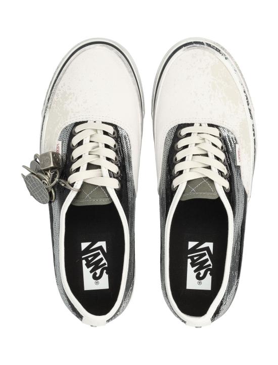 26SS 반스 스니커즈 VN000DB8MCG ABW BLACK WHITE - VANS