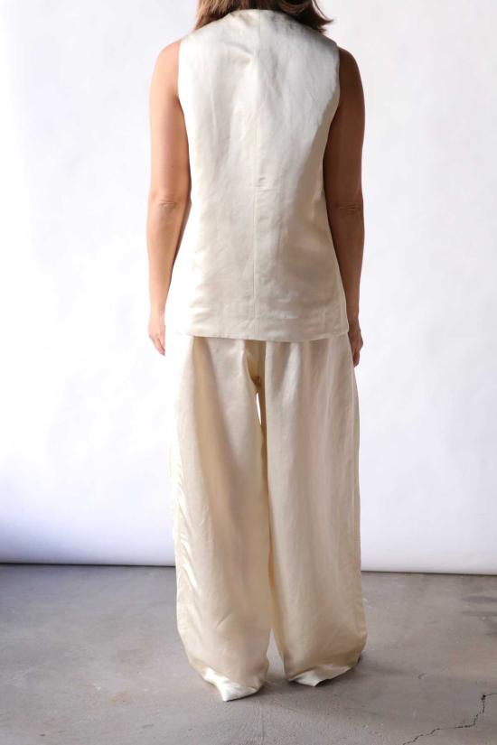  코데라 베스트 Cordera 새틴 테일러드 조끼 Marfil - CORDERA