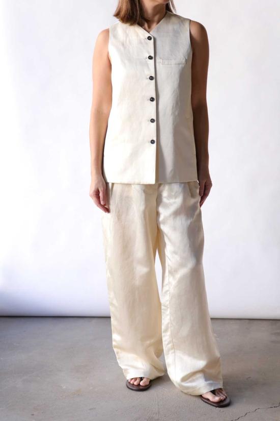  코데라 베스트 Cordera 새틴 테일러드 조끼 Marfil - CORDERA