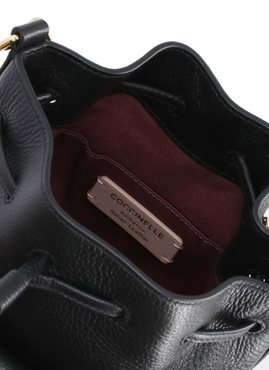 26SS 코치넬리 비트 재너레이션 스모 버킷벡 E1TFK230301 BEAT GENERATIO001 Black - COCCINELLE