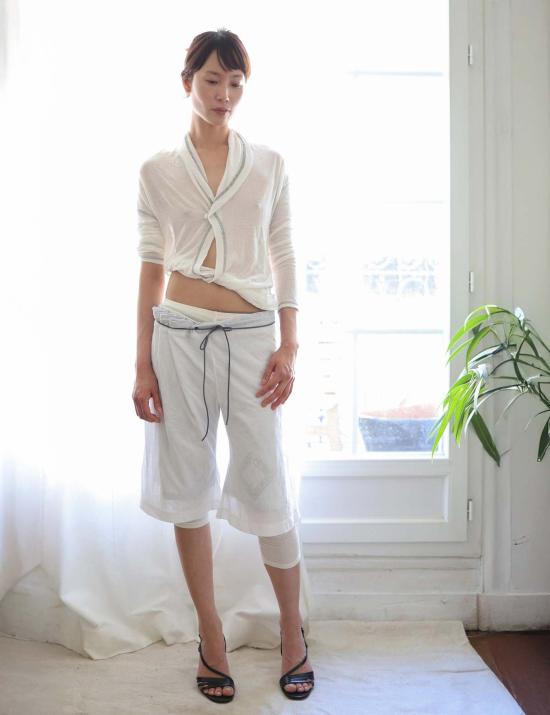  ULIKASANCTUS 블라우스 울리카 산투스 백 플레어 메쉬 탑 - OTHER BRANDS