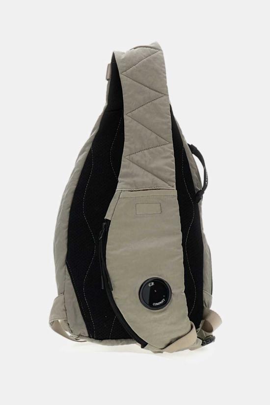  씨피 컴퍼니 백팩 C.P. 컴퍼니 크로스바디  (회색) - C.P. COMPANY