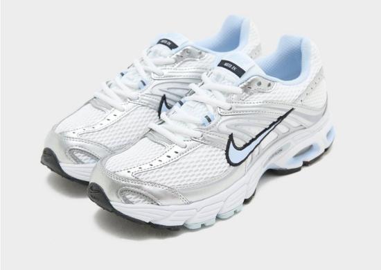  나이키 에어 맥스 모토 2K HQ2056 107 DOM