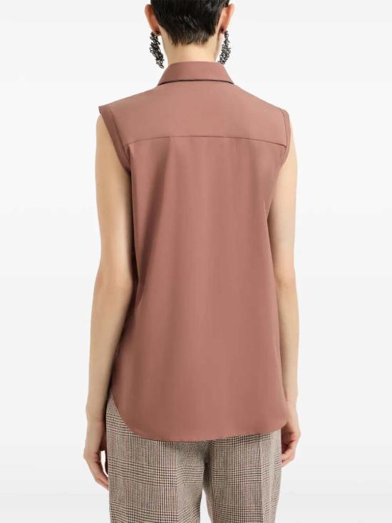 26SS 브루넬로 쿠치넬리 샤이니 트리밍 스트레치 코튼 포플린 슬리브리스 셔츠 M0091MA616 C4182 FIRE BRICK - BRUNELLO CUCINELLI