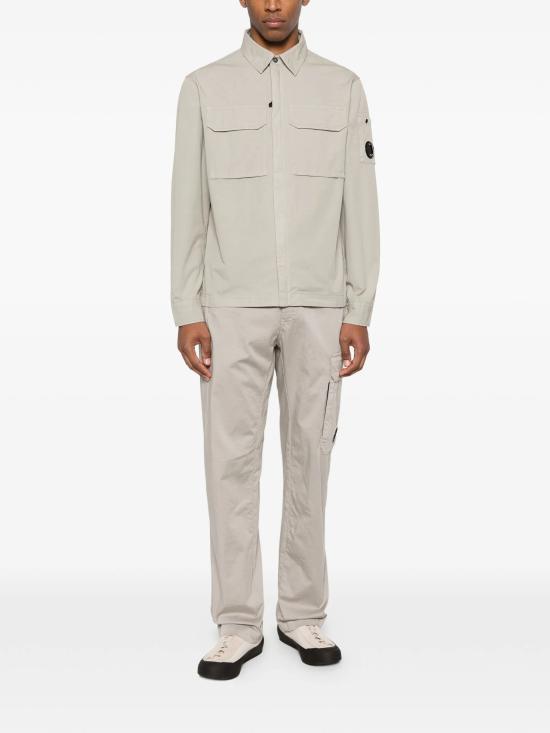 26SS 씨피 컴퍼니 오가닉 개버딘 지퍼 렌즈 오버셔츠 20CMOS156A110143G 904 DOVE - C.P. COMPANY