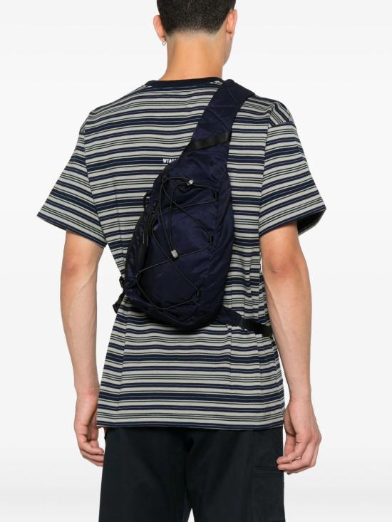 26SS 씨피 컴퍼니 나일론 B 렌즈 크로스백 RCCMAC735A005269G 888 TOTAL ECLIPSE - C.P. COMPANY