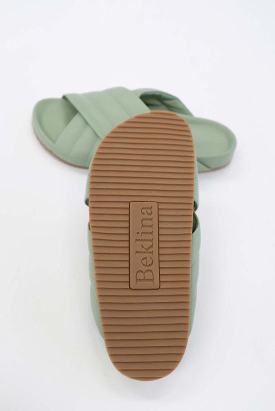  베클리나 뮬/슬리퍼 구비 크로스 슬라이드 피스타치오 - BEKLINA