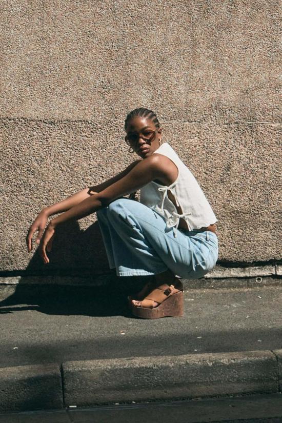  롤라스 민소매 티셔츠 카밀 탑 자수 화이트 - ROLLAS