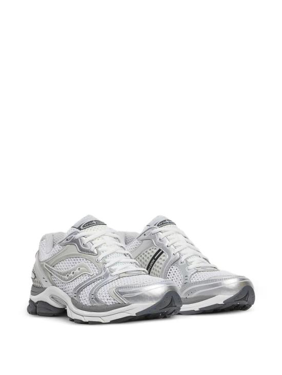 26SS 써코니 스니커즈 S70704 26 WHITE SILVER - SAUCONY