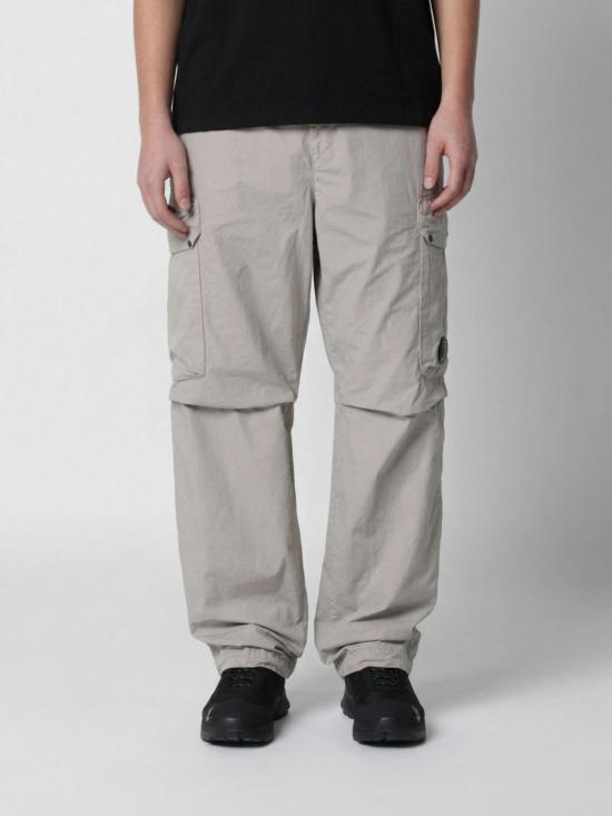 26SS 씨피 컴퍼니 마이크로 랩스 박시 카고 렌즈 팬츠 20CMPA128A110325G 904 Grey 1