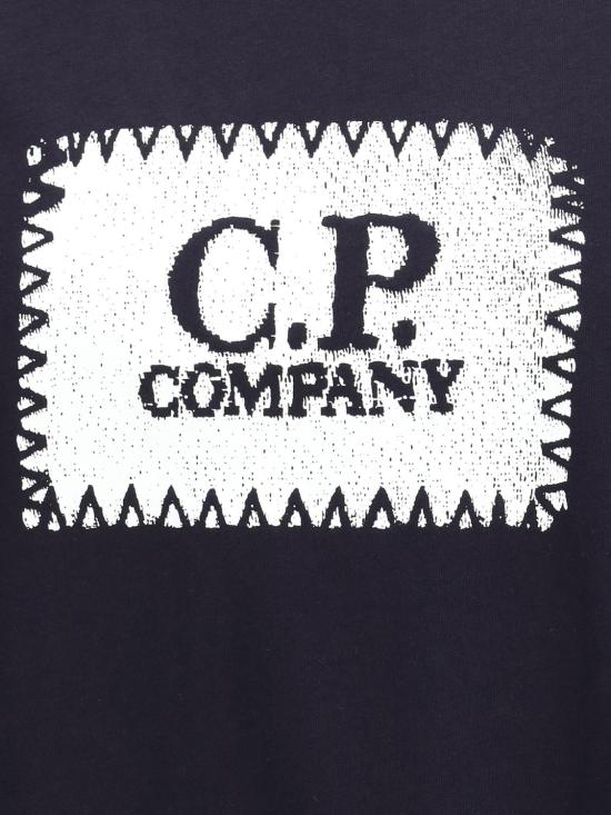 26SS 씨피 컴퍼니 저지 30/1 숏슬리브 로고 라벨 티셔츠 RCCMTS723A005100W 888 Blue - C.P. COMPANY