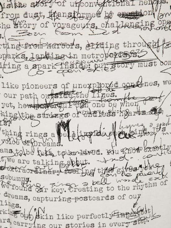 25FW 골든구스 반팔 티셔츠 GMP01220P002140 82432 ARTIC WOLF BLACK - GOLDEN GOOSE