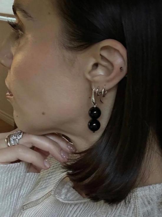  Sea + Pattern 이어링 바다 + 패턴 물방울 모양 오닉스 귀걸이 블랙