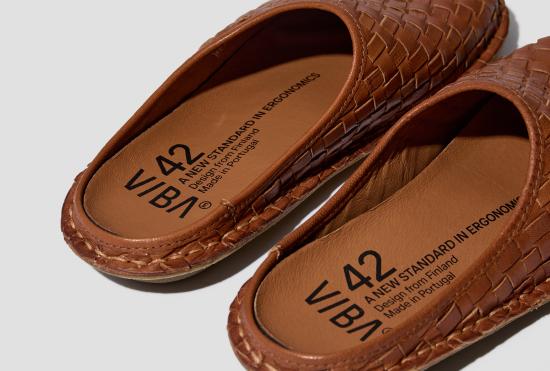 26SS 비바 샌들 로마 우븐 레더 - 코냑 브라운 ROMAWLCBG - VIBAE