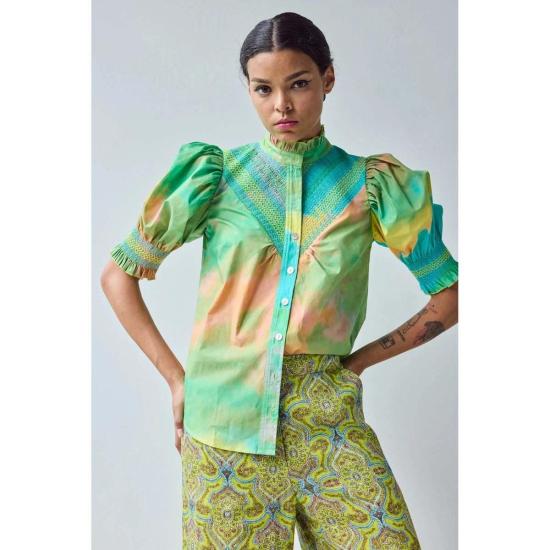  호프 포 플라워스 바이 트레이시 리스 탑 트레이시 리스의 '꽃을 위한 희망' 반팔 스모크 셔츠, 봄 풍경