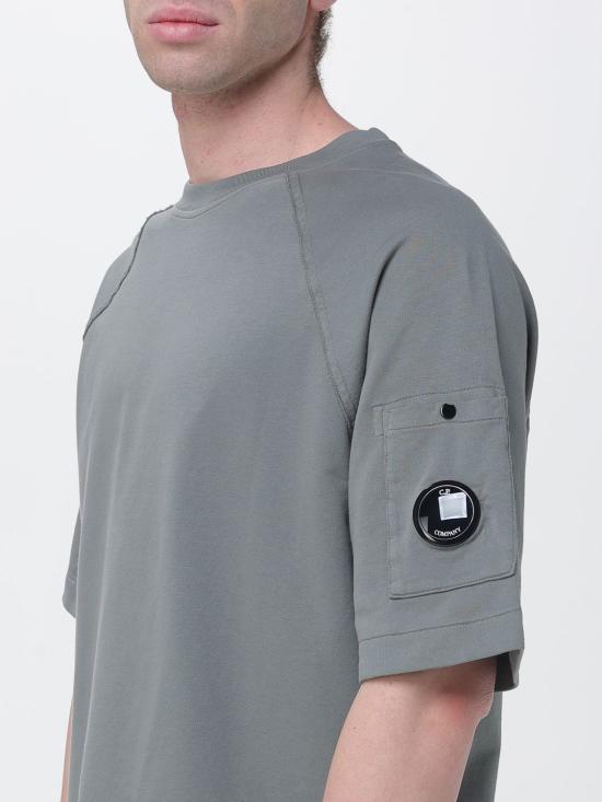 26SS 씨피 컴퍼니 라이트 플리스 숏슬리브 스웨트셔츠 20CMSS034A002246G 921 Grey 1 - C.P. COMPANY