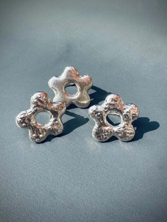  아메모리 반지 청키 플라워 링 - AMEMORI