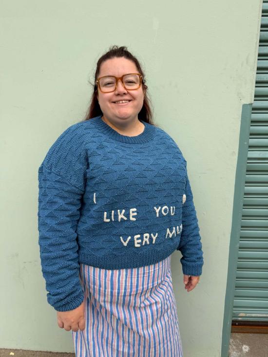  해피 프렌치 갱 스웨터 "I Like You Very Much" 손뜨개 & 천연 염색 & 코바늘 아플리케 - HAPPY FRENCH GANG