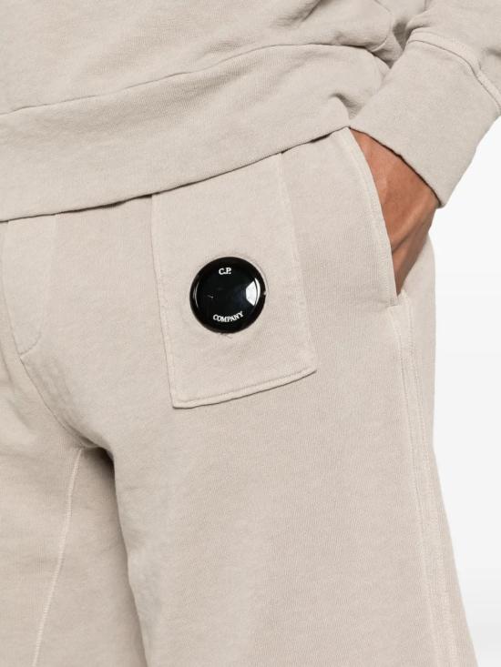26SS 씨피 컴퍼니 숏팬츠 20CMSB210A110337904 BEIGE - C.P. COMPANY