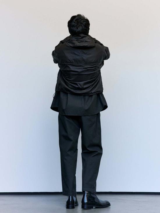  르메르 자켓 에스프레소 나일론 반팔 레인 파카 에스프레소 - LEMAIRE