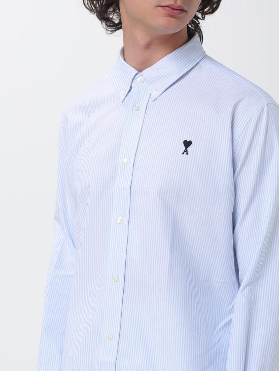 26SS 아미 스몰 하트 로고 스트라이프 코튼 옥스포드 버튼 다운 셔츠 HSH763CO0087 475 Blue - AMI