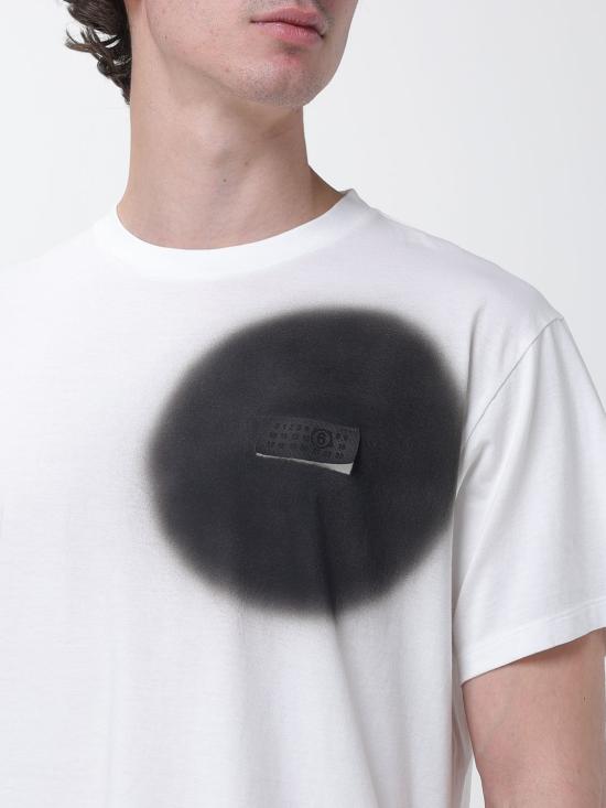 26SS MM6 메종마르지엘라 스프레이 페인트 티셔츠 SH0GC0067M20048 101 White - MM6 MAISON MARGIELA