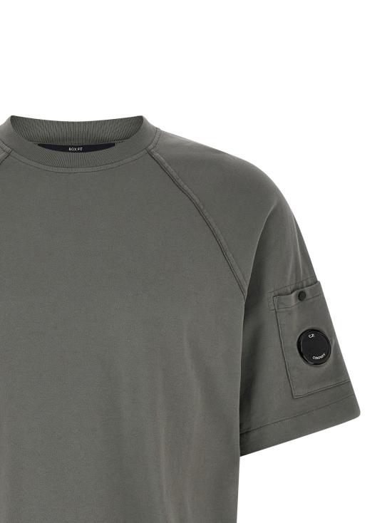 26SS 씨피 컴퍼니 라이트 플리스 숏슬리브 스웨트셔츠 20CMSS034A 002246G 921 GUNMETAL DOM - C.P. COMPANY